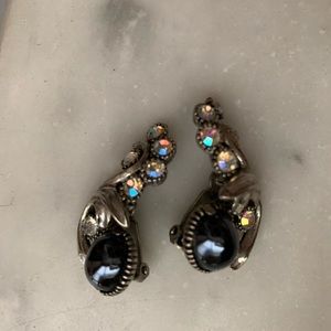Vintage SELRO Black & Rhinestone Clip Earrings🌻